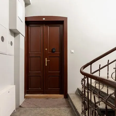 Premium Class Krakusa By Renters